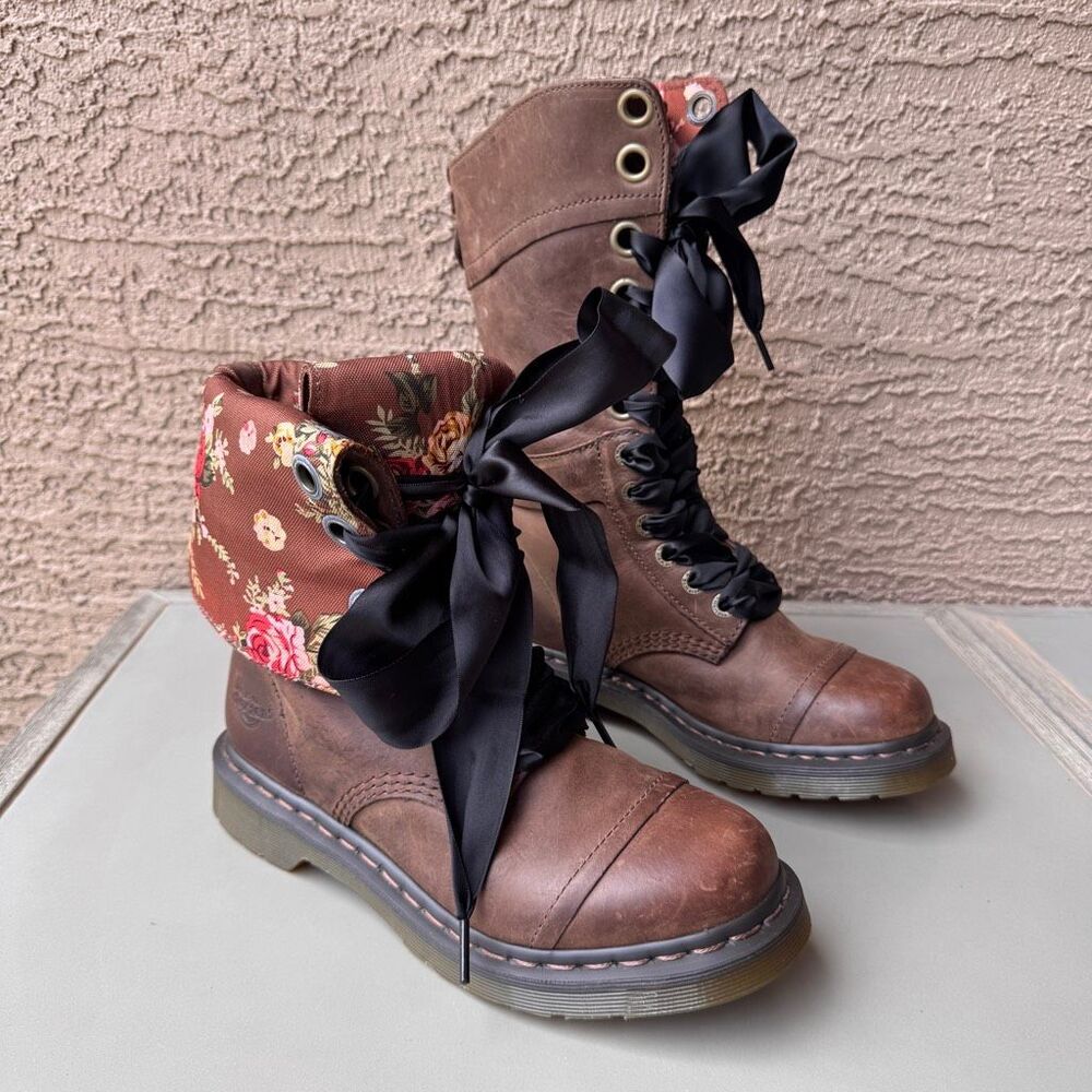 Dr. Martens Triumph Boots Womens Sz 8 Brown Pink Floral Foldover Tall Combat - Picture 11 of 15